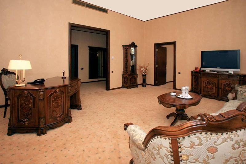 Hotel Imperial Inn Târgu-Mureş Extérieur photo