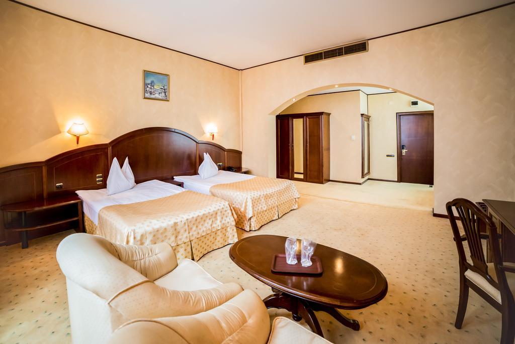 Hotel Imperial Inn Târgu-Mureş Extérieur photo