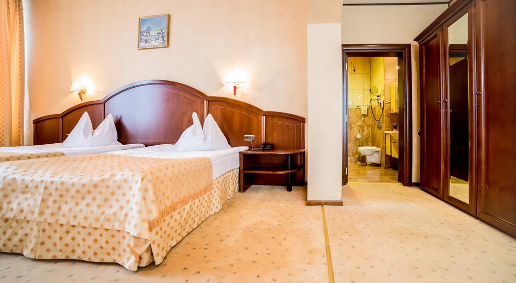 Hotel Imperial Inn Târgu-Mureş Extérieur photo